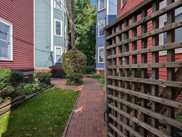 16-1/2 Magnolia Ave #2, Cambridge, MA 02138