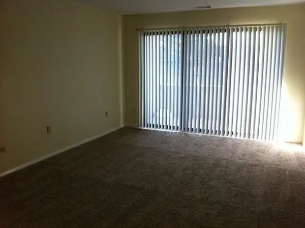 6 Shrewsbury Green Dr #G, Shrewsbury, MA 01545