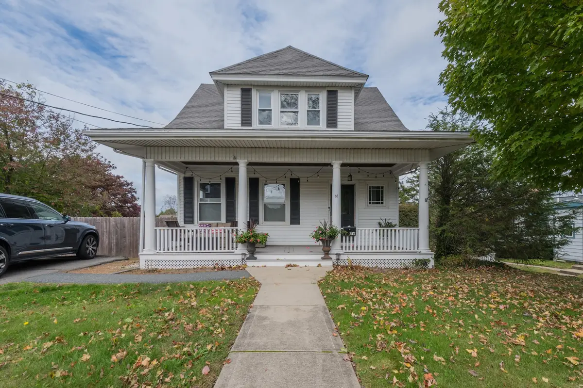 36 Mayflower St, Plymouth, MA 02360 - #1