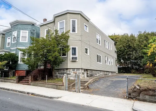 52 Watts St, Chelsea, MA 02150