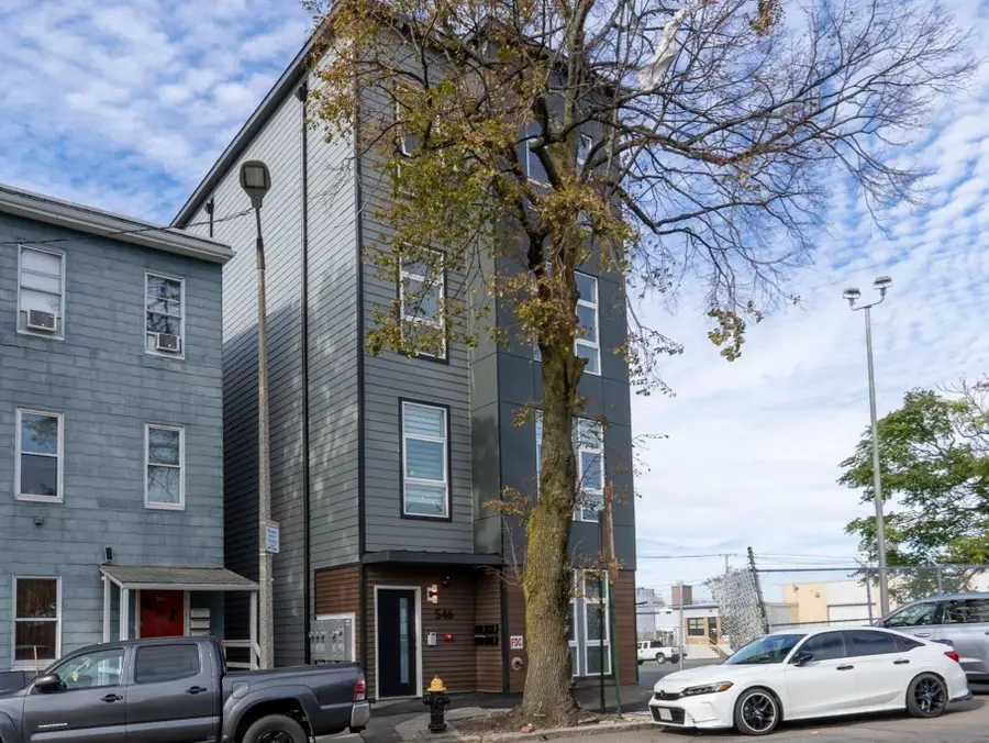 546 Saratoga St, Boston, MA 02128 - #3