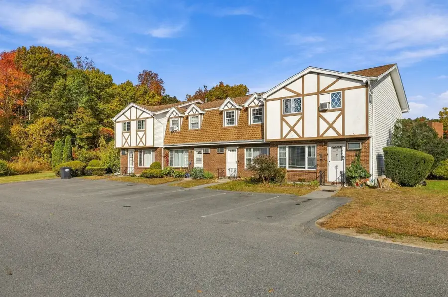 945 Riverside Dr #4C, Methuen, MA 01844 - #2