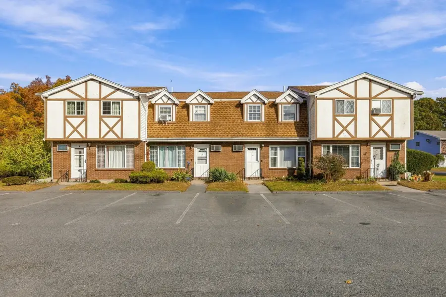 945 Riverside Dr #4C, Methuen, MA 01844 - #3