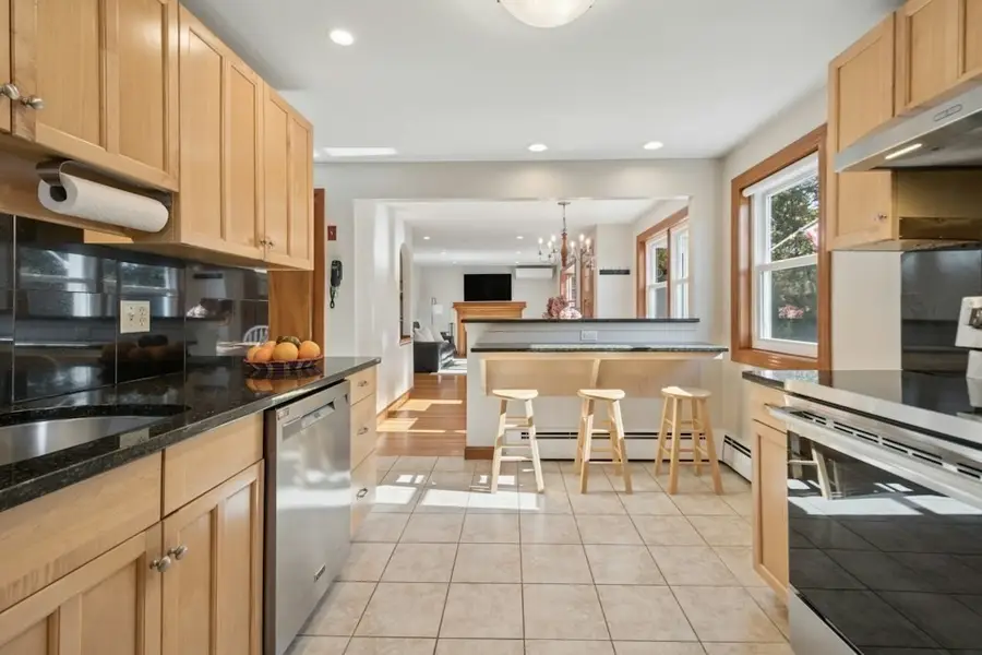 218 Myrtle St, Ashland, MA 01721 - #3