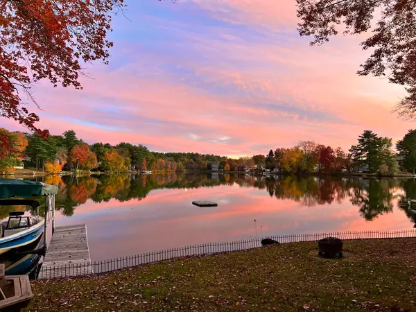 33 Adams Rd, Sturbridge, MA 01566