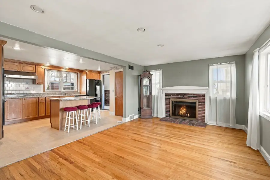 24 Overlook Ave, Beverly, MA 01915 - #3