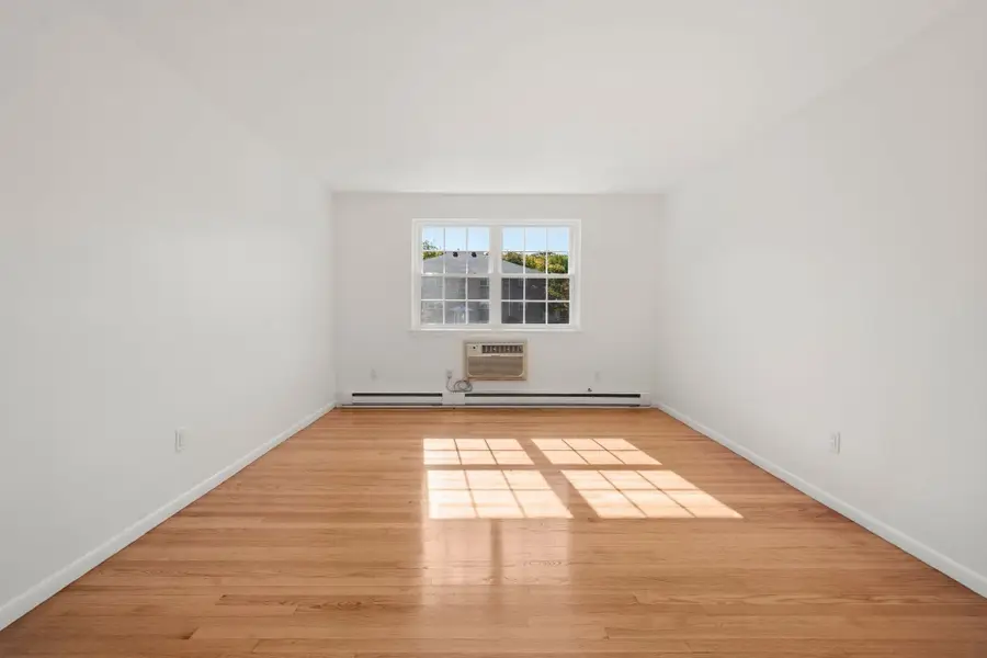 11 Colonial Village Dr #8, Arlington, MA 02474 - #3