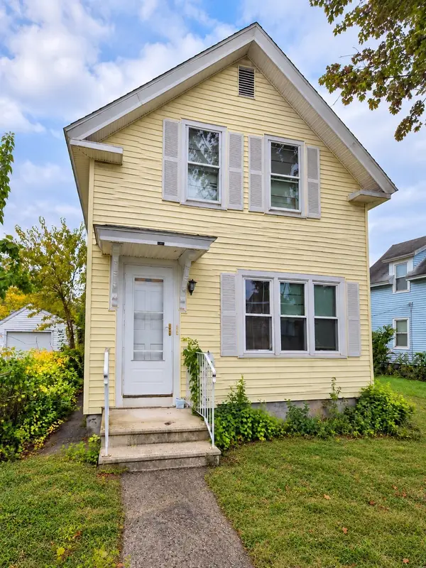 21 Greenwood St, Worcester, MA 01607