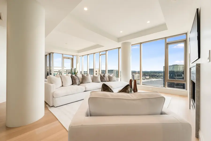 135 Seaport Blvd #PH3B, Boston, MA 02210 - #2