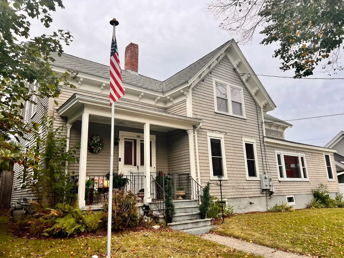 580 Pine St, Fall River, MA 02720 - #1