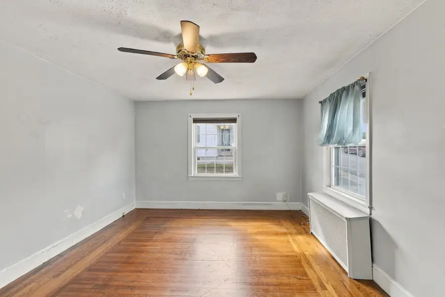 22 Tremont St, Cranston, RI 02920 - #2