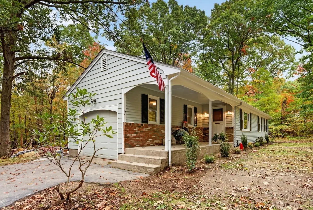 7 Hancock St, Plainville, MA 02762 - #1