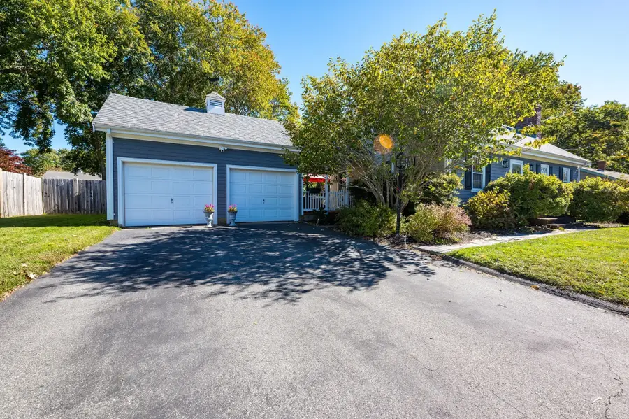 29 Evergreen St, Fairhaven, MA 02719 - #2