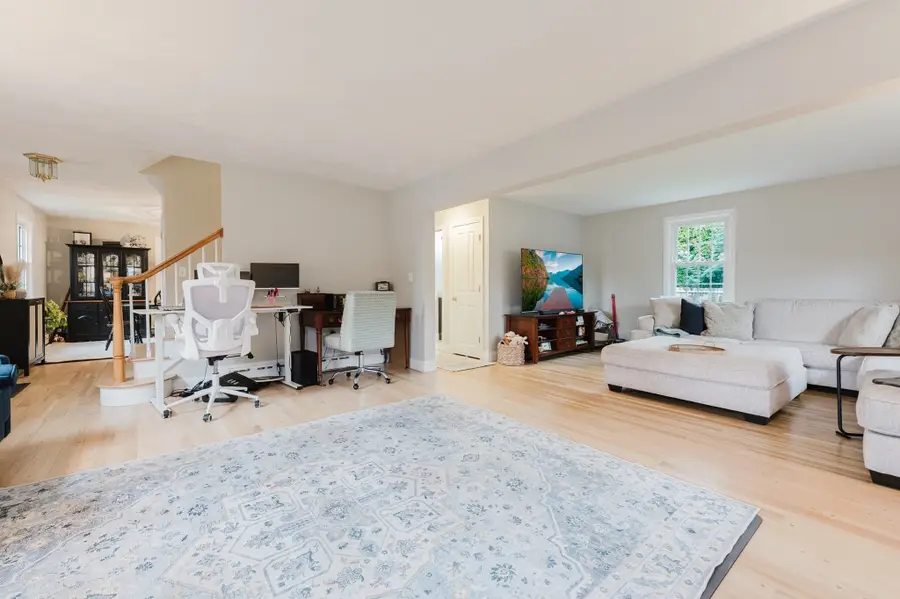 29 Evergreen St, Fairhaven, MA 02719 - #3