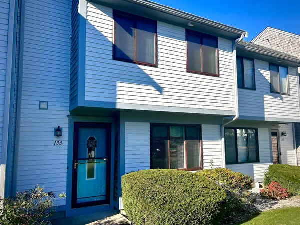 133 Crescent Ln #133, Brewster, MA 02631