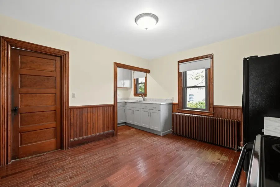 54 Silver St, Taunton, MA 02780 - #3