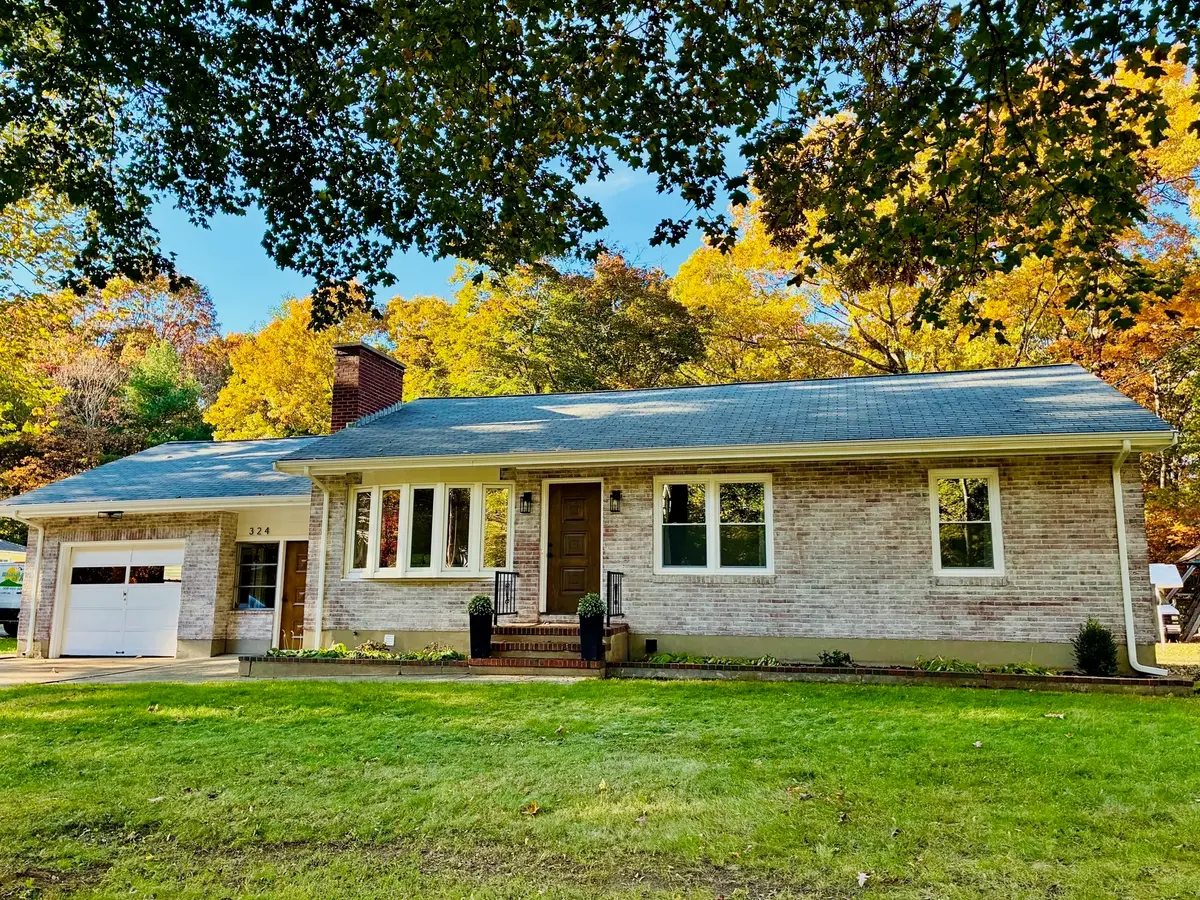 324 Pleasant Street, Franklin, MA 02038 - #1