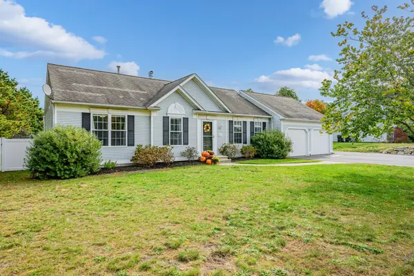 83 Dickson Dr, Plymouth, MA 02360