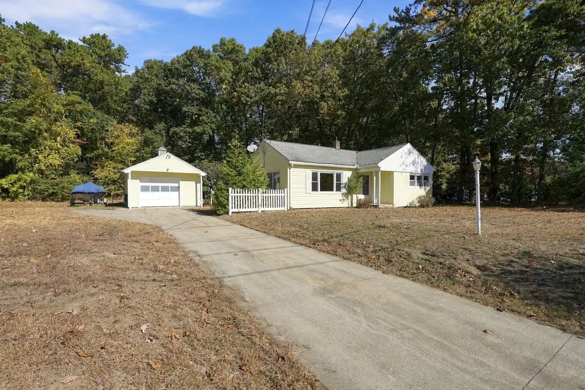 671 James St, Chicopee, MA 01020 - #1