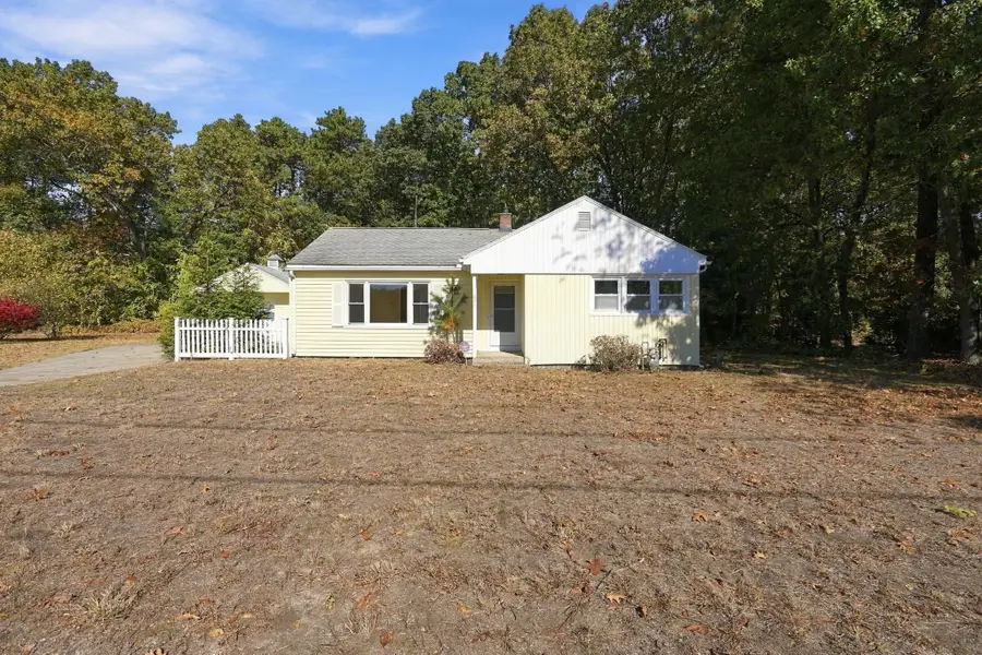 671 James St, Chicopee, MA 01020 - #2