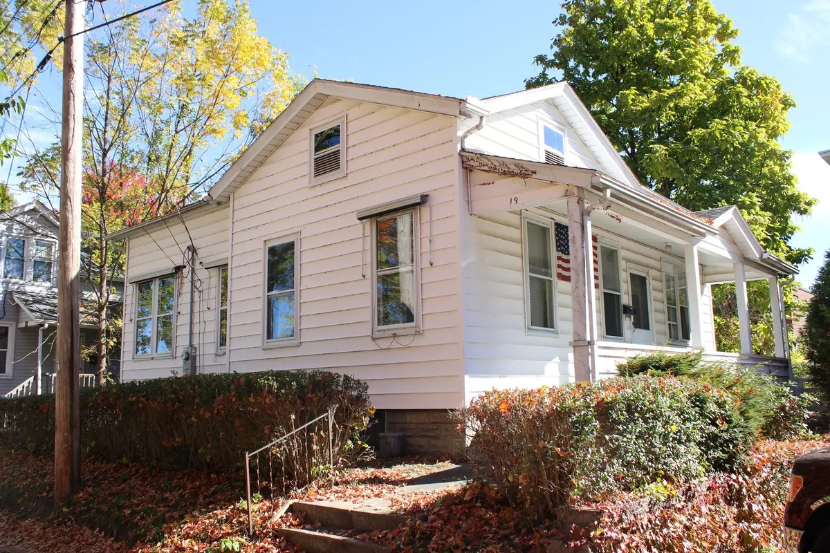 19 Walnut Ave, Chicopee, MA 01020 - #1