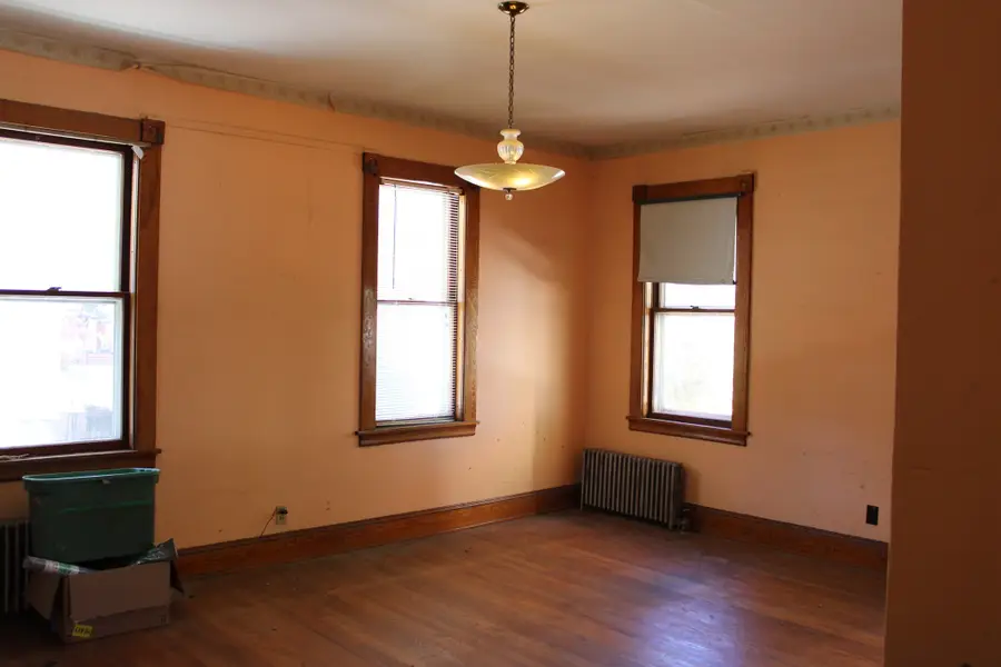 19 Walnut Ave, Chicopee, MA 01020 - #3