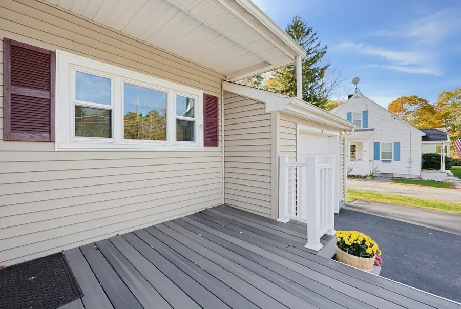 34 Fairlawn St, Whitinsville, MA 01588 - #3
