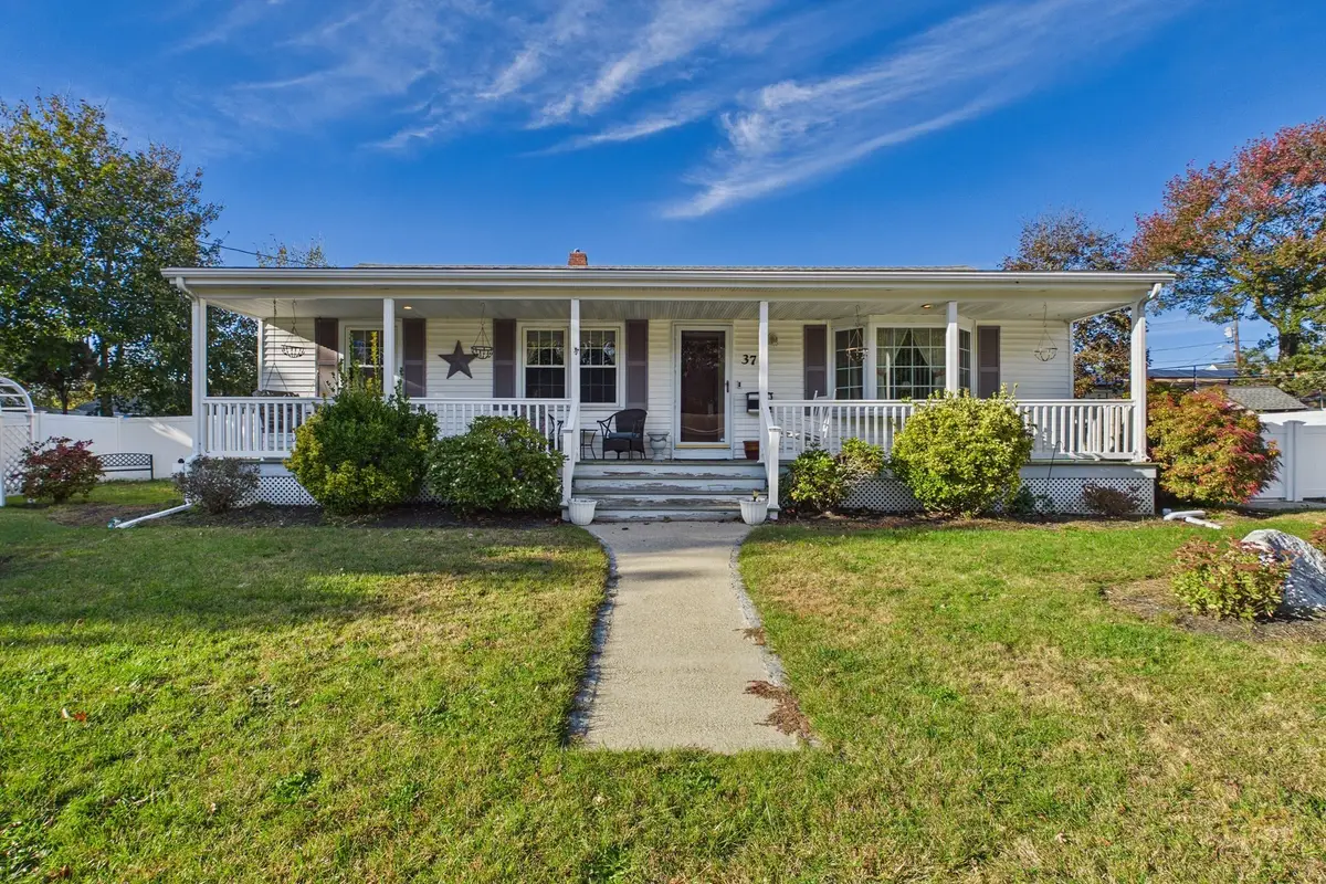 37 Kenney St, New Bedford, MA 02746 - #1