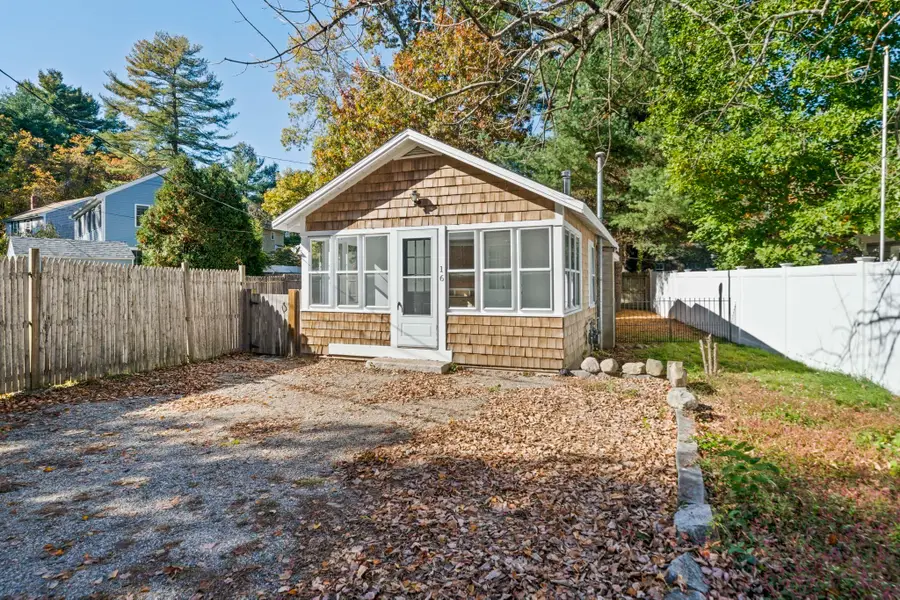 16 West St, Hanson, MA 02341 - #2