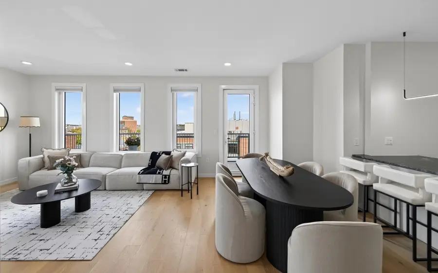 2-10 Maverick Sq #PH604, Boston, MA 02128 - #2