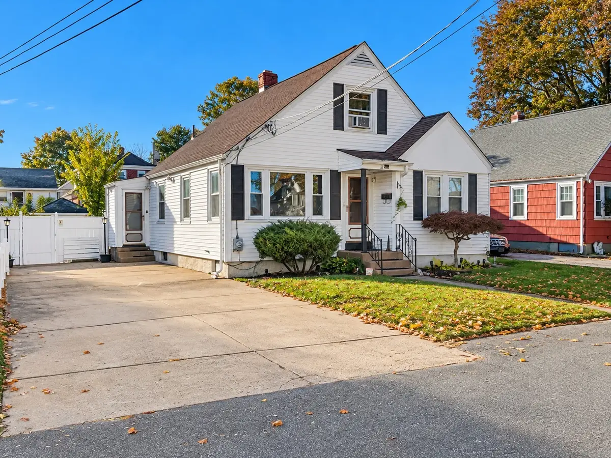 18 Campbell Ave, North Providence, RI 02904 - #1