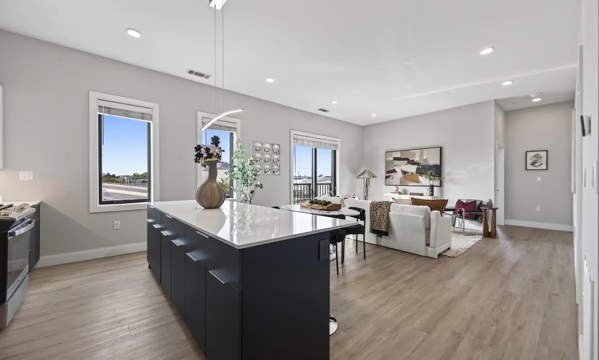 656 Saratoga #205, Boston, MA 02128 - #1