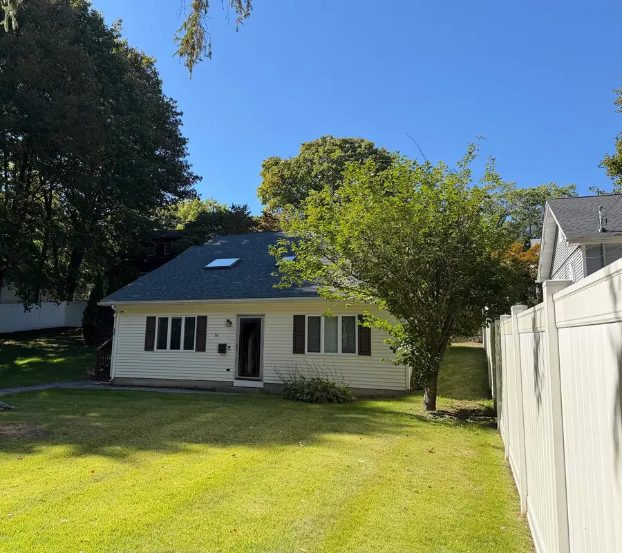 16 Maverick Rd, Worcester, MA 01604 - #2