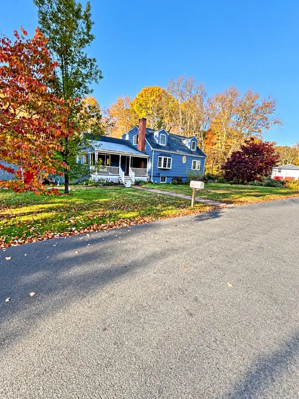 13 Noyes Rd, Georgetown, MA 01833
