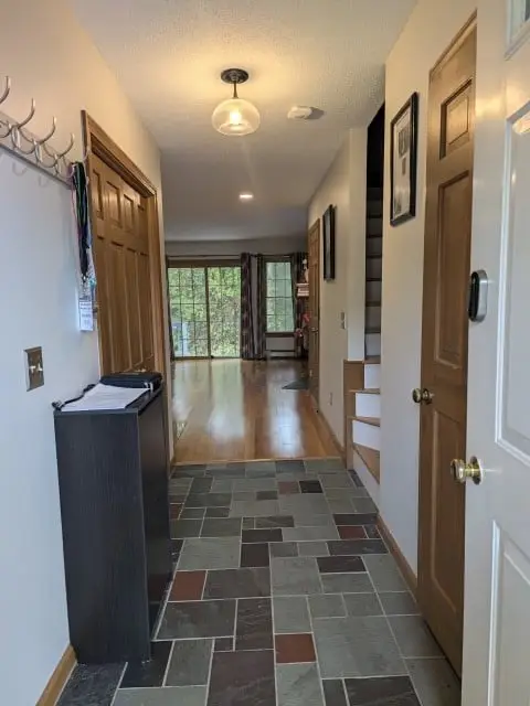 26 Cliff Dr #B, Taunton, MA 02780