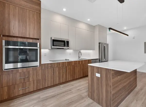 13 Warwick St #306, Somerville, MA 02145