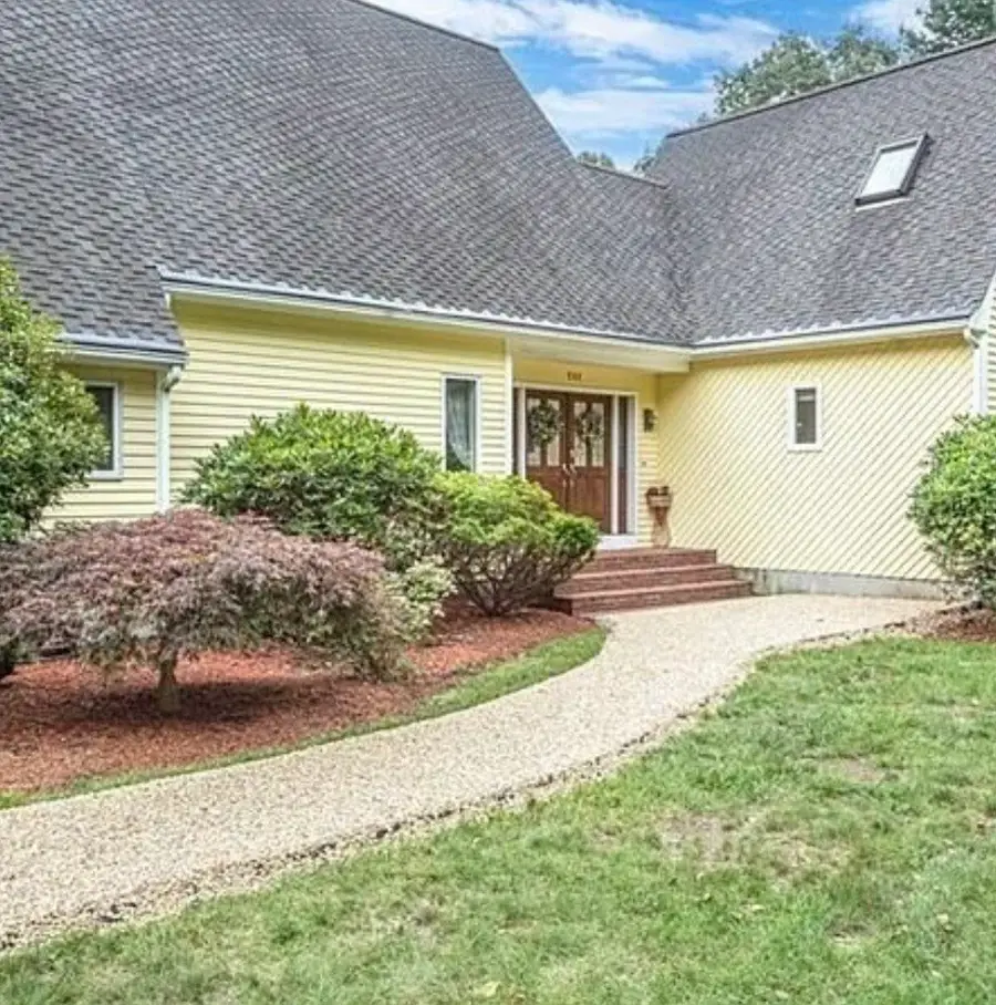 111 Franklin St, Douglas, MA 01516 - #3
