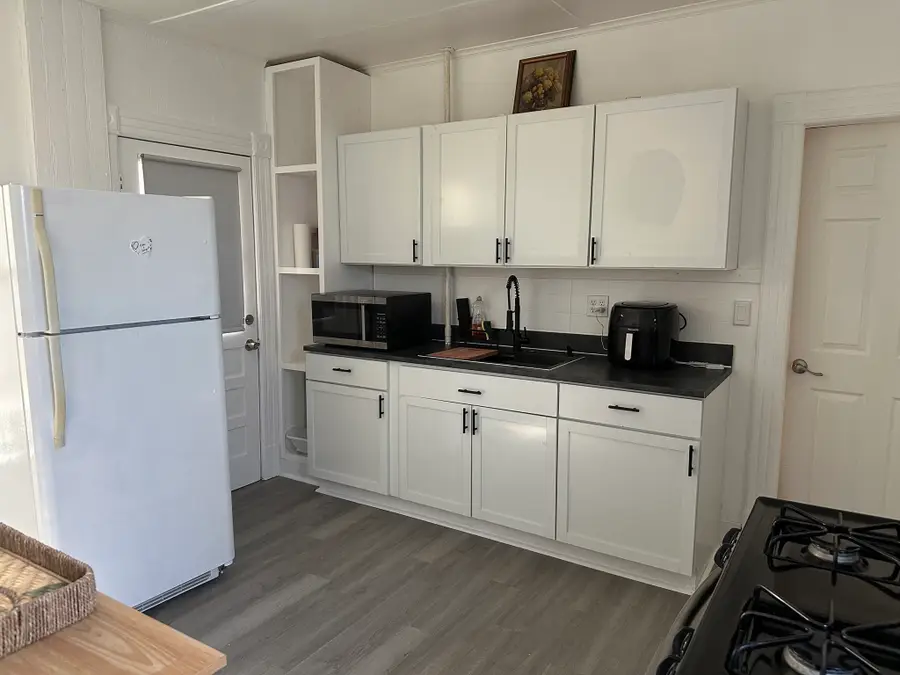 434 Pleasant St, Holyoke, MA 01040 - #2
