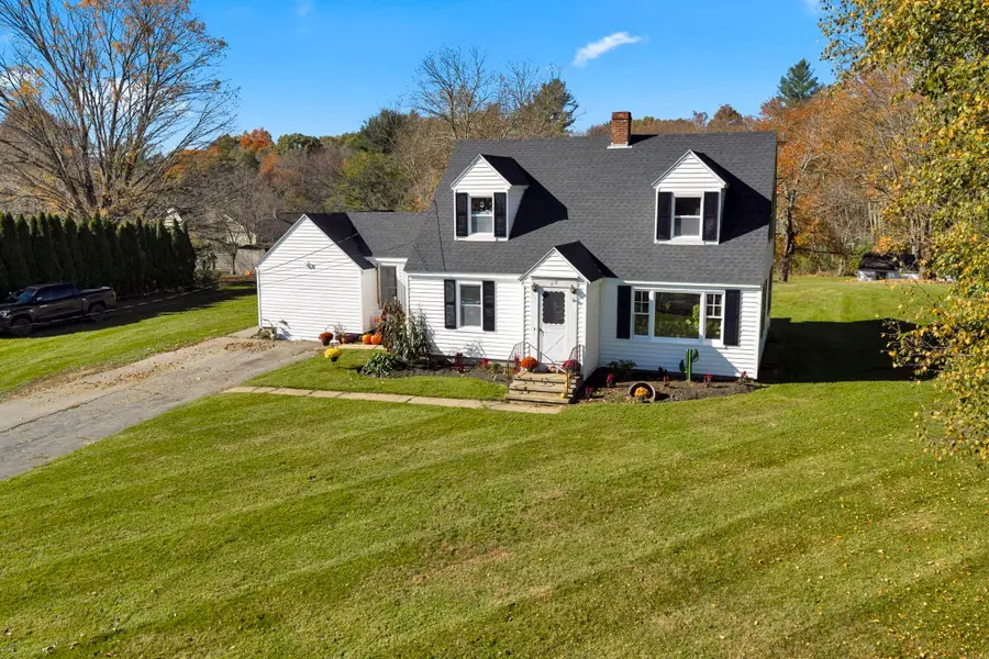 418 Dresser Hill Rd, Dudley, MA 01571 - #2
