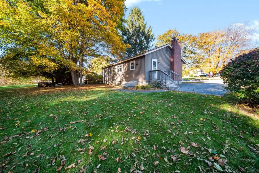 18 Meadow Ln, Lunenburg, MA 01462 - #2