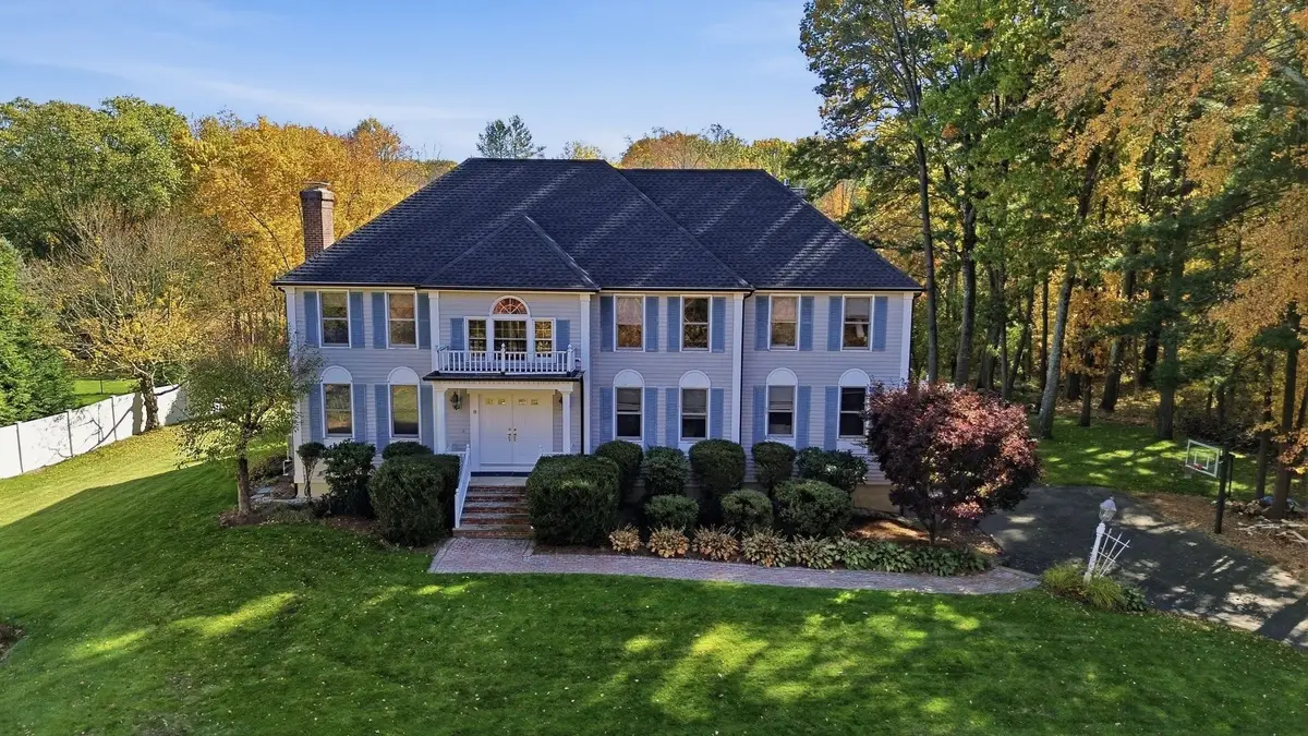 8 Cloverfield Dr, Andover, MA 01810 - #1