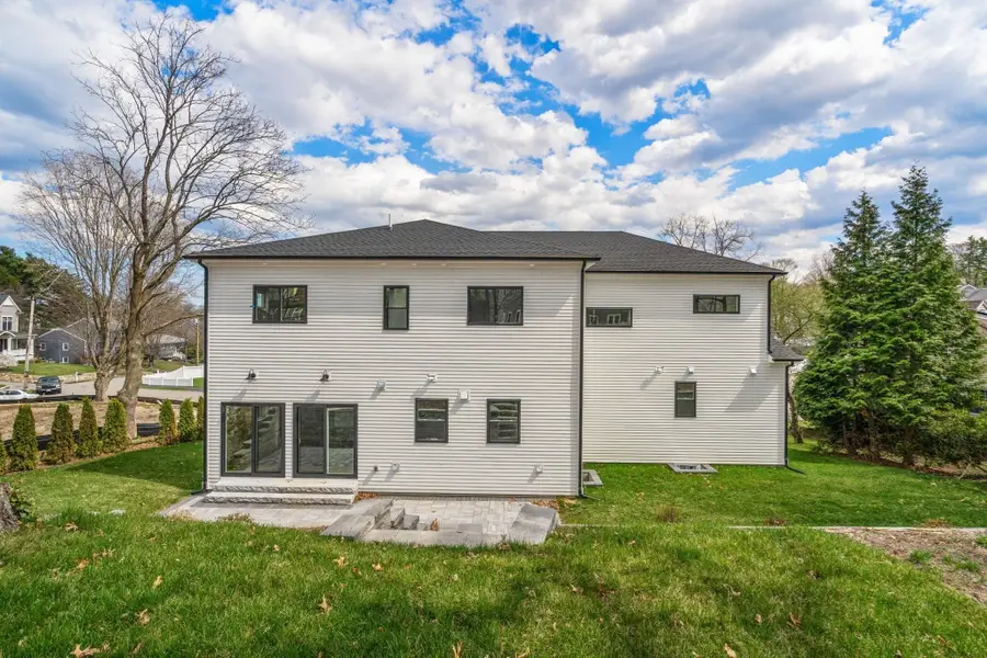 100 Woodbine Cir, Needham, MA 02494 - #2