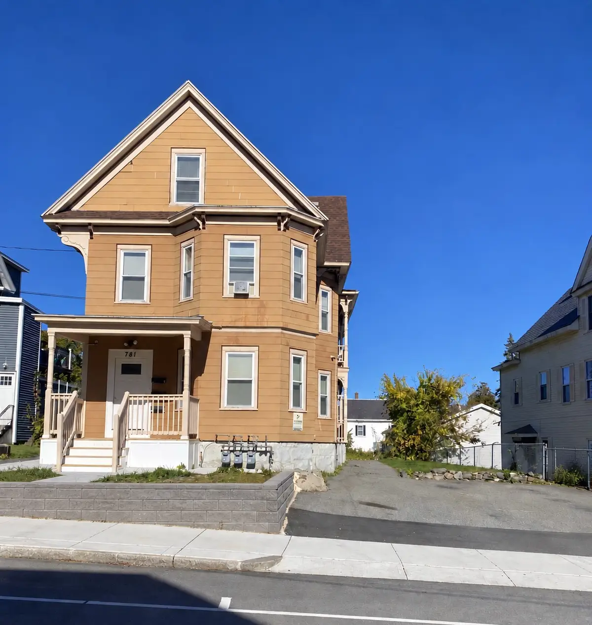 781 Broadway St, Lowell, MA 01854 - #1