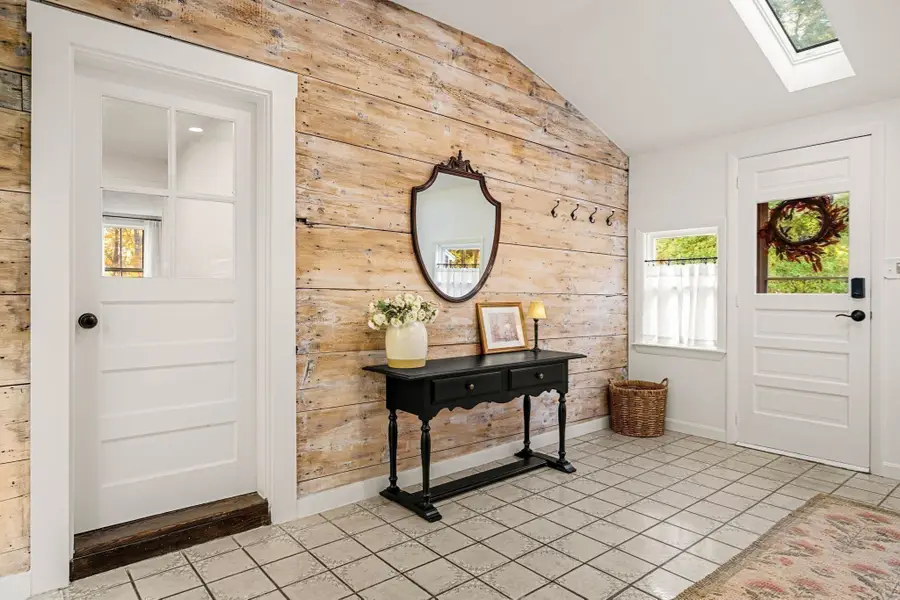 832 Main St, West Newbury, MA 01985 - #3