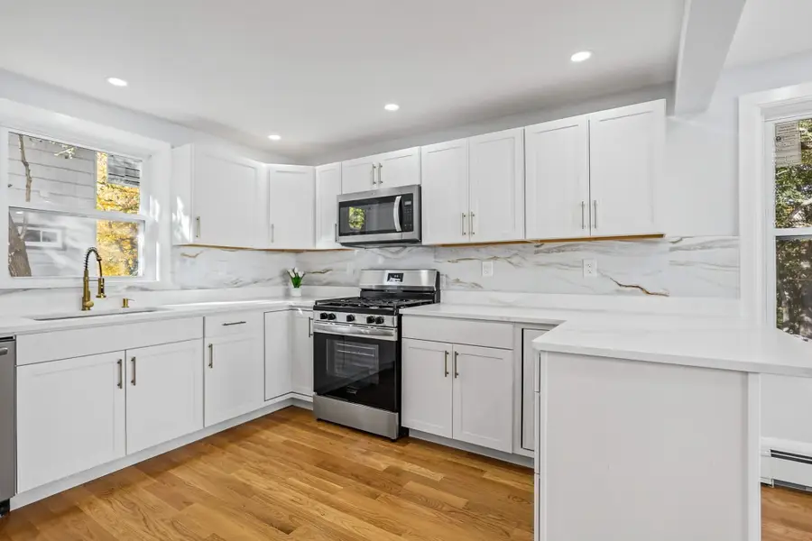 197 Oakland Ave, Methuen, MA 01844 - #2