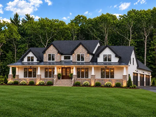4 Baldwin Way #4, Foxboro, MA 02035
