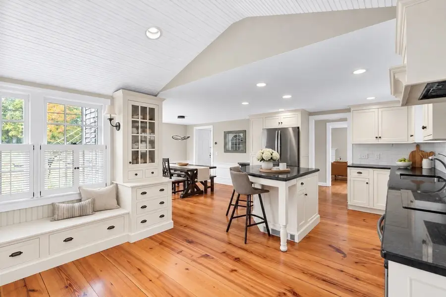 946 Main St, Hingham, MA 02043 - #2