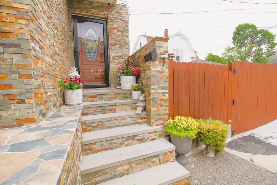 7 Prospect St, Everett, MA 02149 - #3