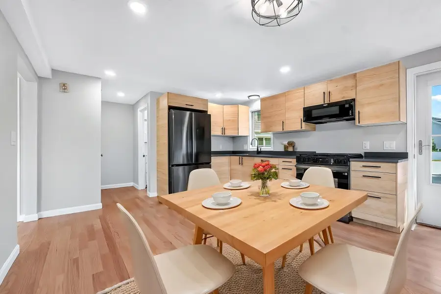 853 Washington St #6, Canton, MA 02021 - #2