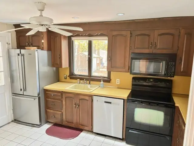 62 Oak St, Stoneham, MA 02180 - #2